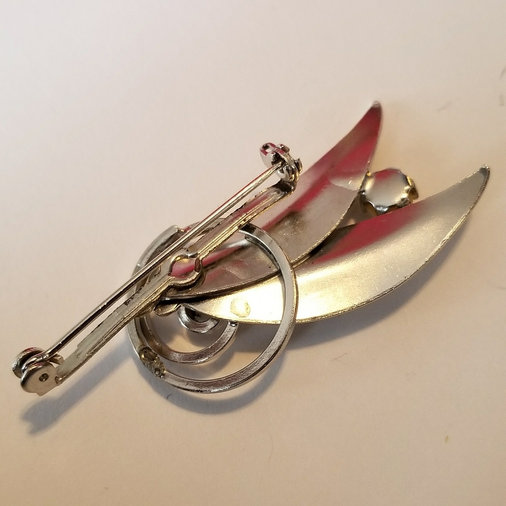 Relisted -Vintage leaf brooch silver tone pearl - Picture 4 of 10